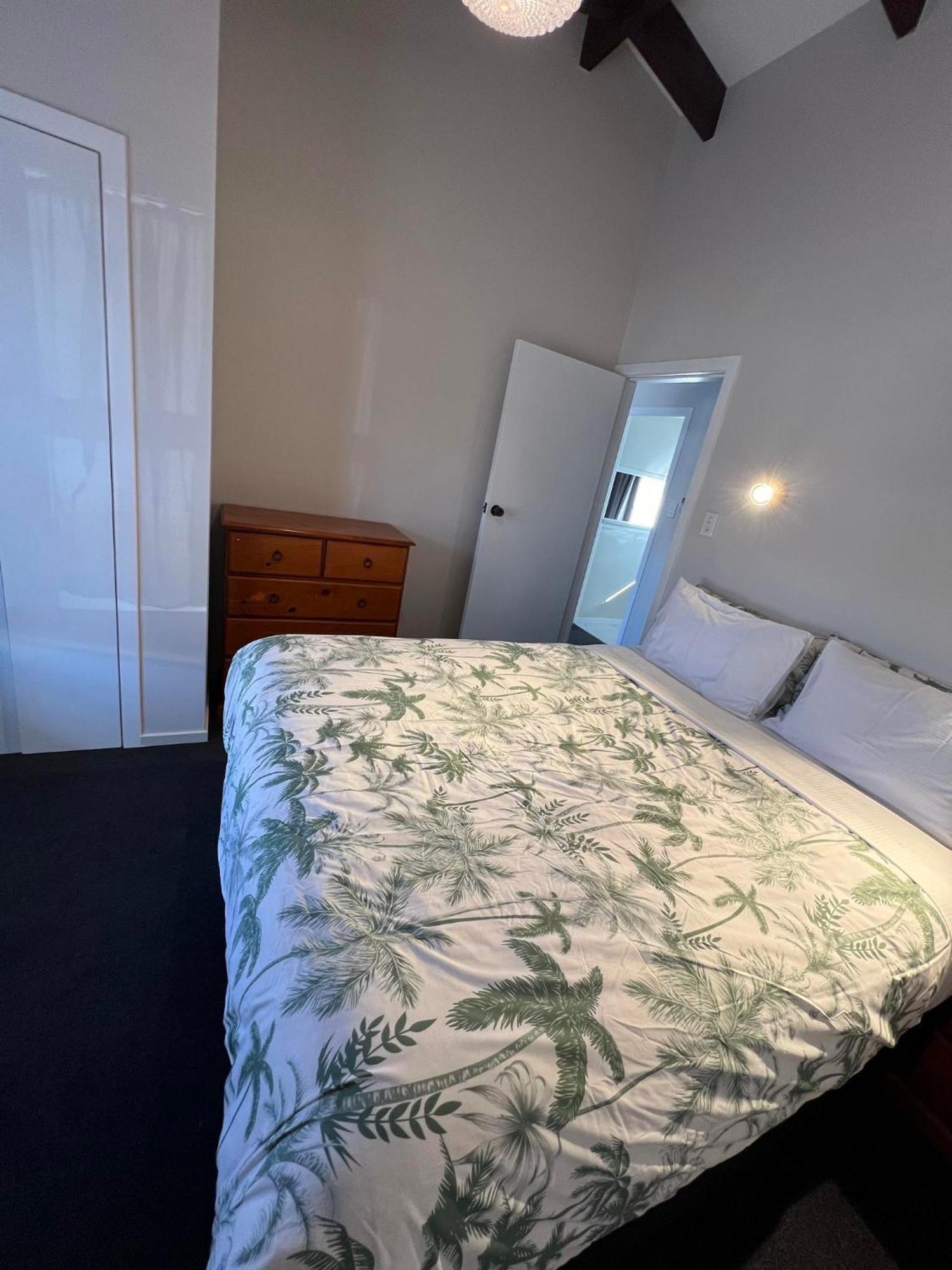 Hamilton Sunrise Motel Luaran gambar